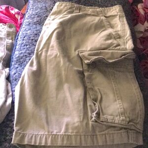 Sz 38 faded glory cargo shorts for men tan n color used but no tears or rips